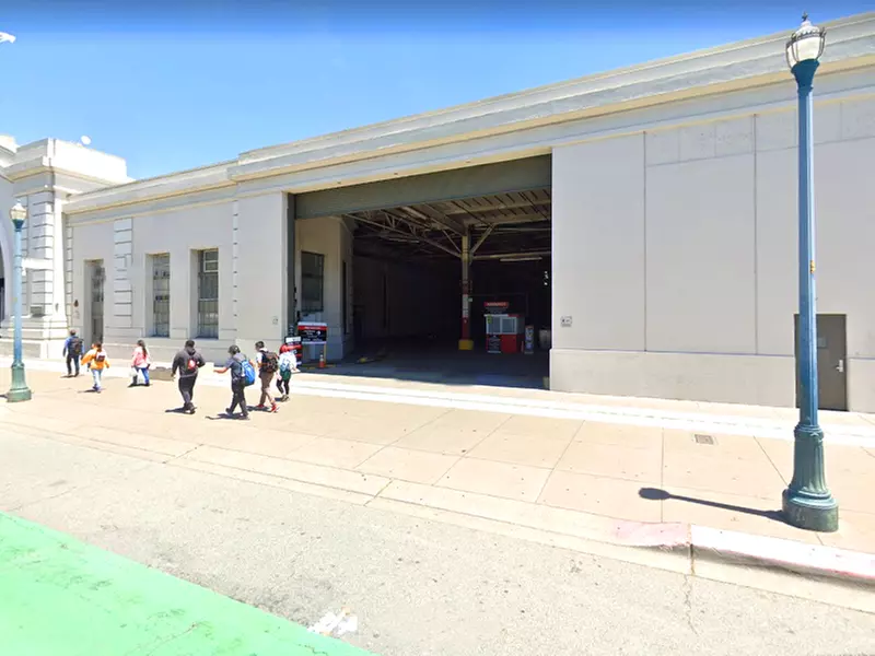 Parking at Shed 19.5 Pier 19 Garage