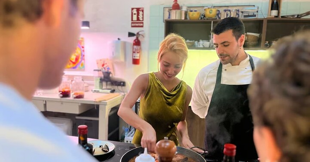 Clase de cocina de paella y tapas con elaboración de sangría en Barcelona
