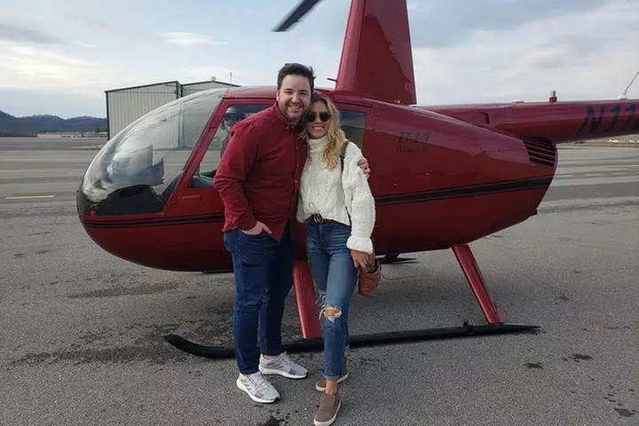 Short Helicopter Tour over downtown Nashville TN
