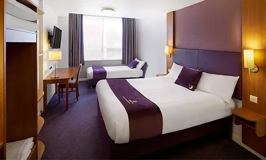 Image 4: ✈ ROYAUME-UNI | Londres - Premier Inn London City (Old Street) & Ha...