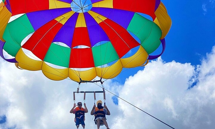 Image 7: Parasailing on the Gold Coast, Fly solo, Tandem or Triple