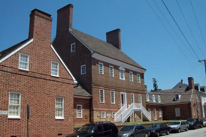 Awesome Scavenger Hunt: Annapolis Red Bricks & Blue Views