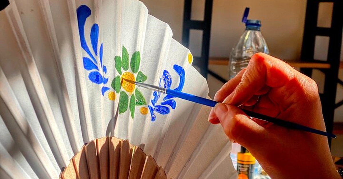 Taller de fan painting español con artista local en Valencia