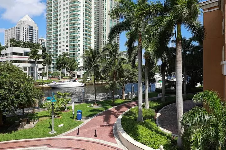 Fort Lauderdale Riverwalk Self-guided Audio Walking Tour
