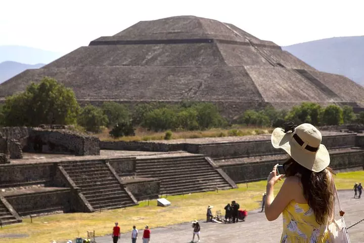 Discover the Amazing Pyramids of Teotihuacan and Guadalupe Shrine, with Lunch - Primary Image
