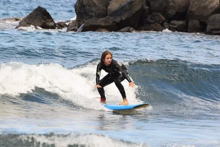 Clase de Surf Grupal en Playa de Las Américas con Fotografías
