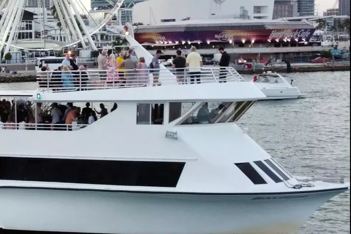 Ultimate Miami Boat Party with Free Open Bar & Live DJ