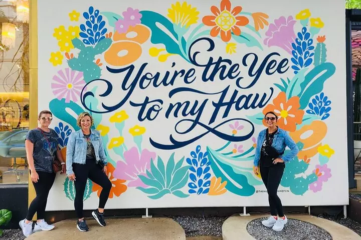 Austin Murals & Mimosas Roofless Party Bus Tour