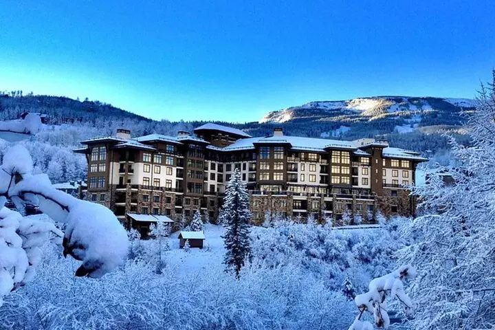 Private Transfer Denver Airport DEN to Hot Ski Resorts