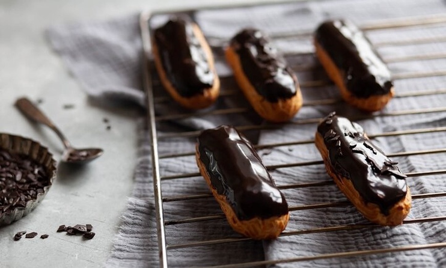 Image 1: Fabrication d'éclairs et de choux avec un chef pâtissier