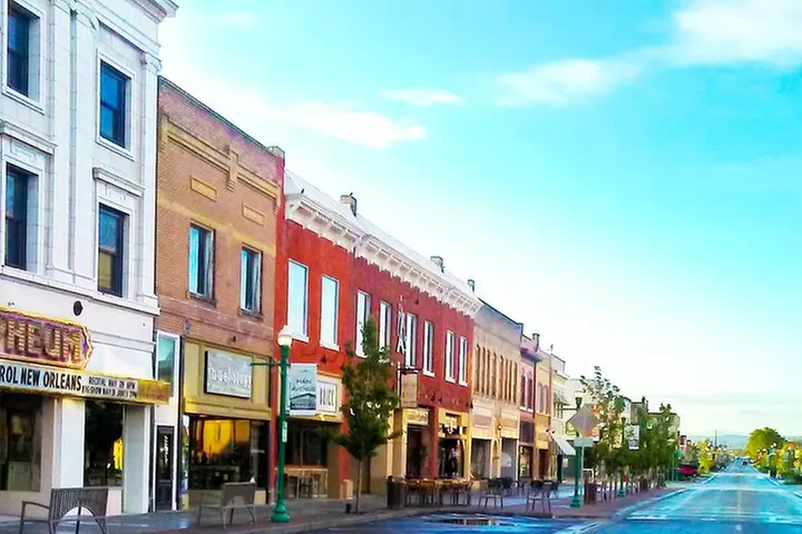 Guided Half-Day Tour to Shoshone Falls & City Tour