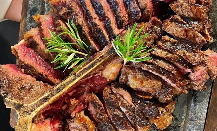 Image 10: Cena con bistecca alla Fiorentina e degustazione