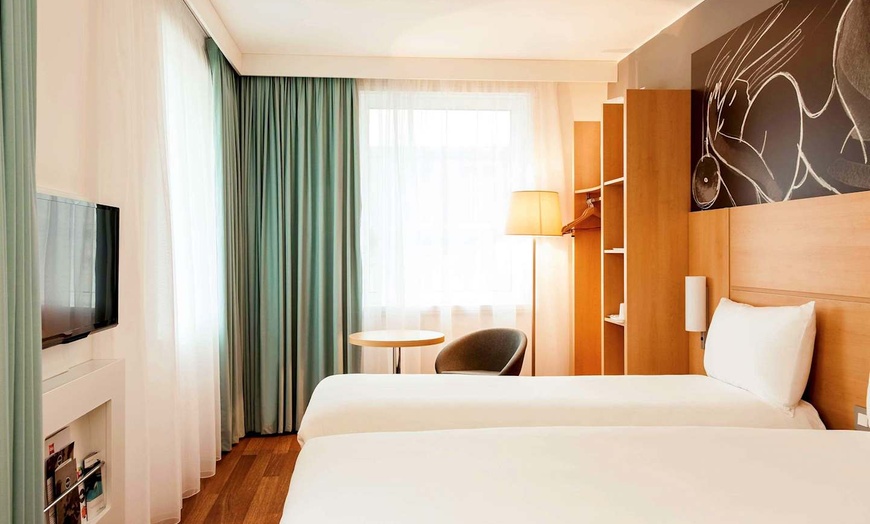 Image 48: ✈ SCHOTLAND | Edinburgh - ibis Edinburgh Centre South Bridge - Roya...