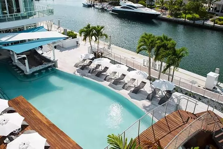 Bimini Day Cruise from Fort Lauderdale with Round-Trip Miami Transfer