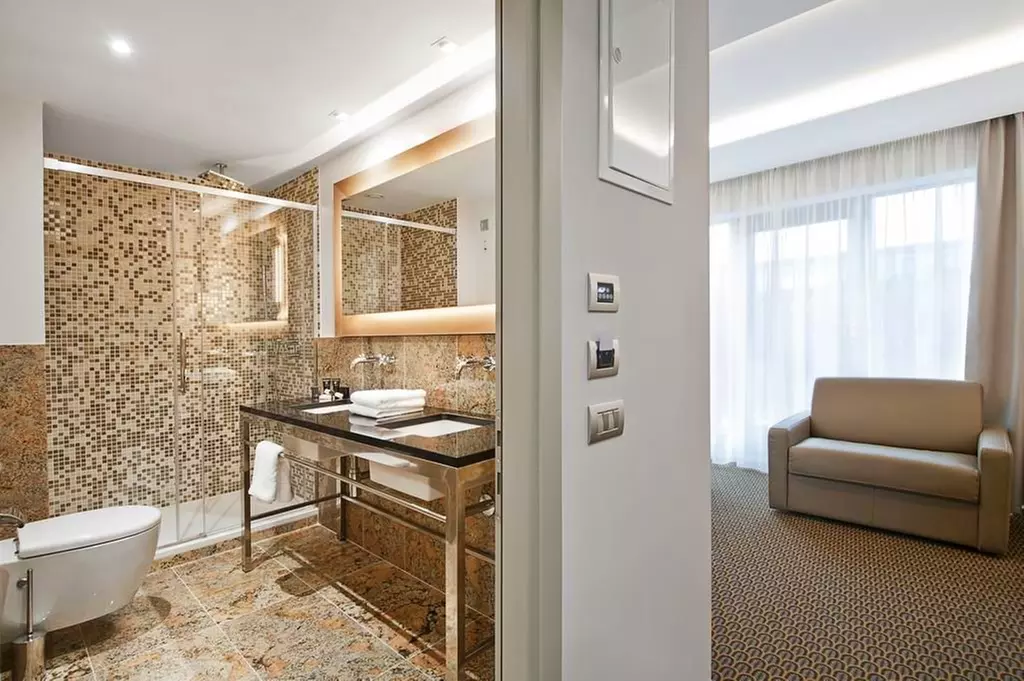 ✈ REPUBLIKA CZESKA | Praga - Hotel Royal Prague 4*, 2 nocy - City b...