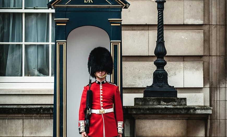 Image 9: Westminster Abbey Tour & Top London Sights with Blue Badge Guide