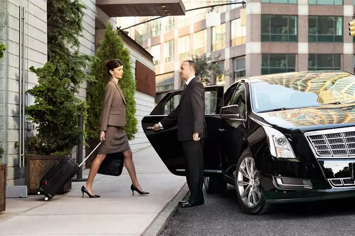 Airport luxury arrival ride by SUV, Sedan, Minibus or Limousine