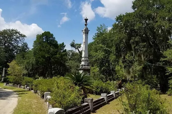Bonaventure Cemetery Scenic History Art Symbols and Film Tour
