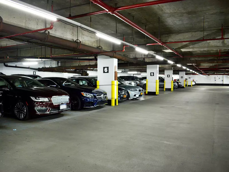 Parking at iPark - 453 E. 59th St. Garage
