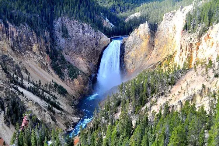 Yellowstone National Park Self-Guided Driving Audio Tour