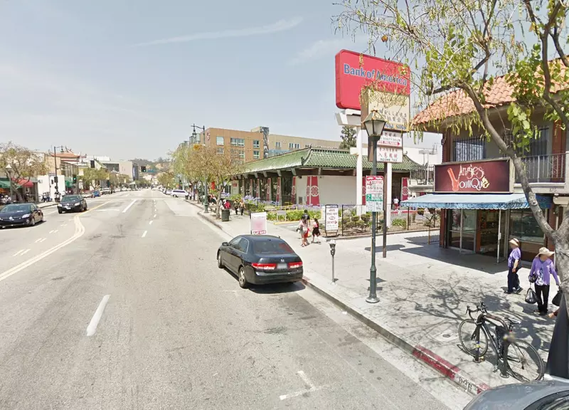 Parking at 840 N. Broadway Lot