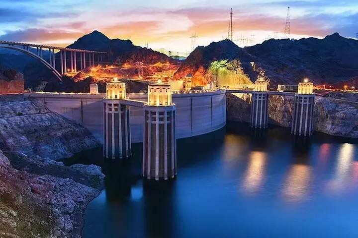Hoover Dam Tunnels and Power Plant Tour in Spanish