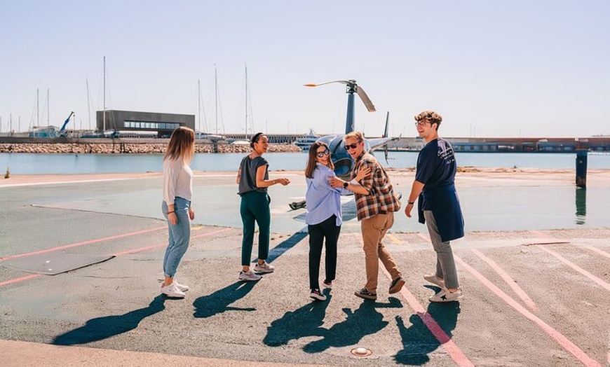 Image 9: Tour a pie en helicóptero, velero y casco antiguo de Barcelona