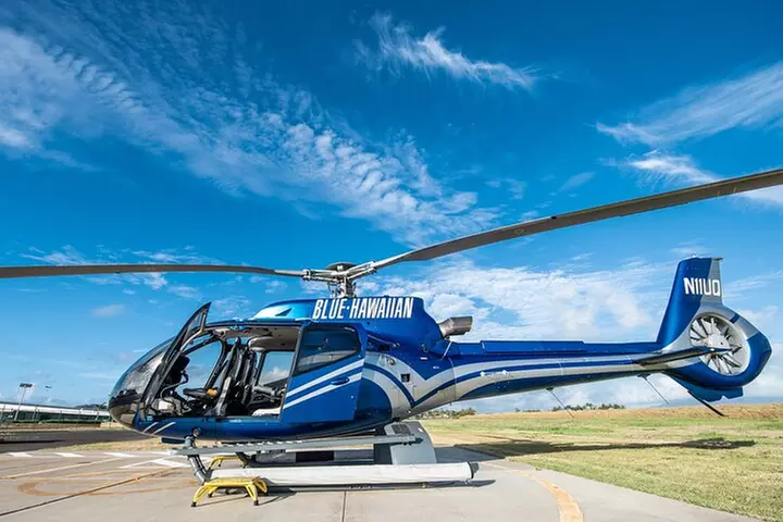 Waterfalls of West Maui and Molokai Helicopter Tour