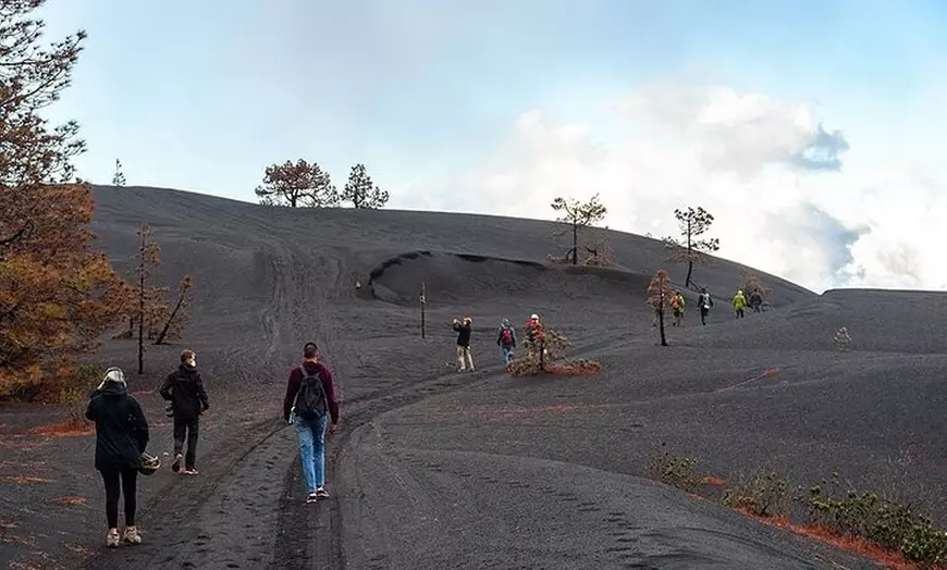 Image 3: Ruta de Senderismo Visita al Volcán Nuevo de La Palma