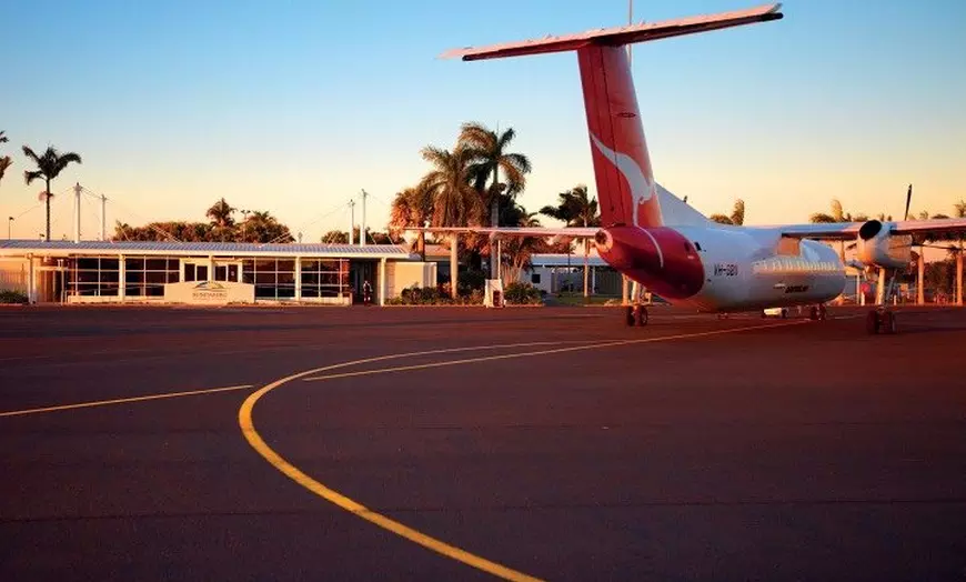 Image 3: Sunshine Coast Airport Private Transfer 13 Seat Minibus Meet and Gr...