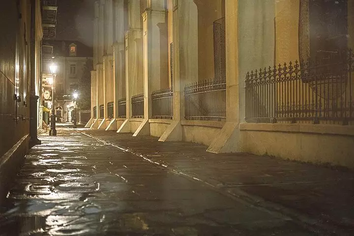Adults-Only New Orleans Ghost, Crime, Voodoo, and Vampire Tour