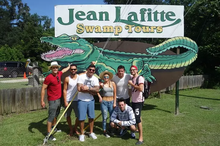 90-Minute Jean Lafitte Swamp and Bayou Tour with Transportation