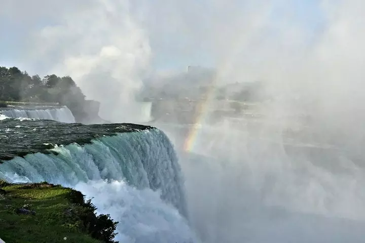 Private Tour: Niagara Falls Day Trip from New York City