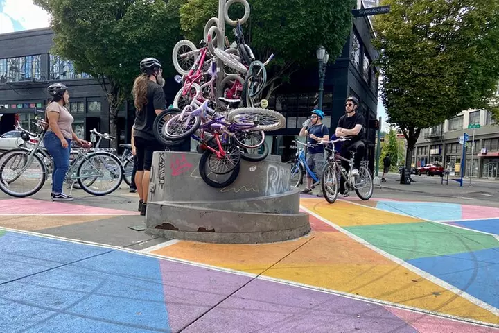 Bike Around Portland Oregon: Art, Culture, Bridges, Poetry