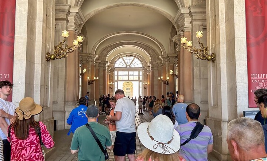 Image 26: Tour al Palacio Real de Madrid : Acceso prioritario con Guía Especi...