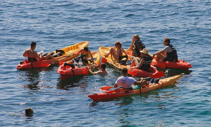 Image 9: Excursión Guiada Kayak y Snorkel en la Costa Brava: Sant Feliu