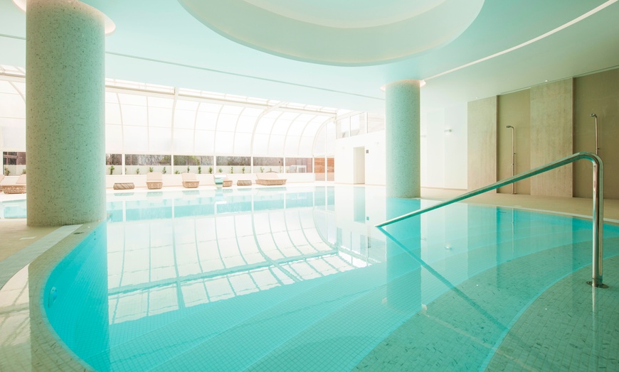 Image 11: ✈ MADEIRA | Funchal - Hotel Alto Lido 4* - Outdoor swimming pool