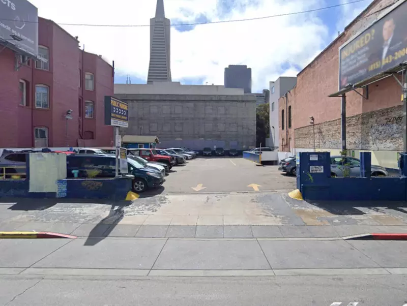 Parking at 425 Broadway Lot