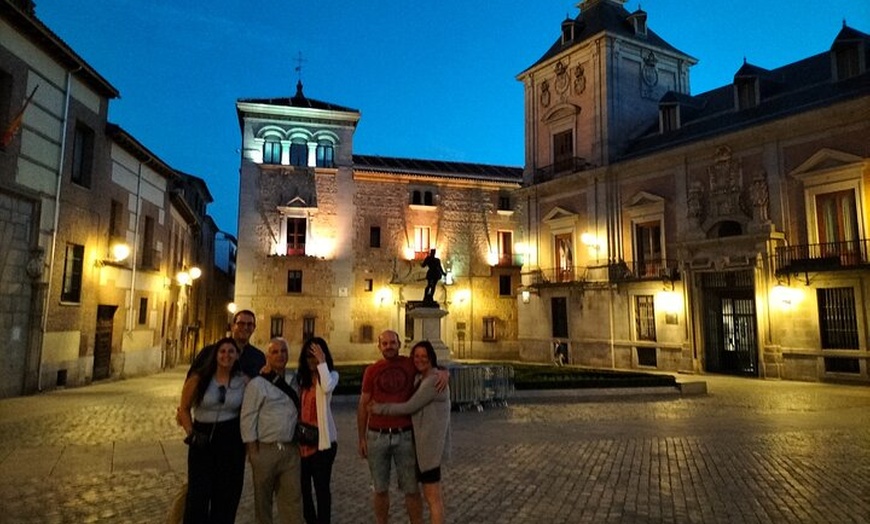 Image 13: Tour de tapas e historia que termina con churros con chocolate