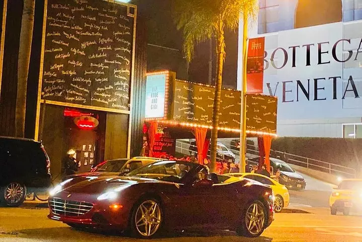 1-Hour Driving Tour from Hollywood to Beverly Hills in a Ferrari