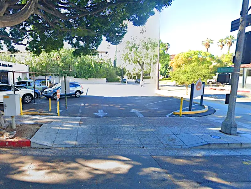 Parking at [SP50] Playhouse Village Parking Lot
