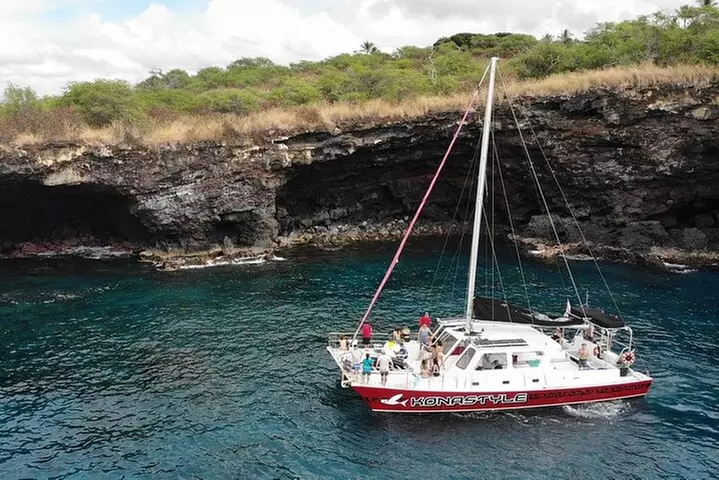 Kealakekua Bay (Captain Cook Monument) Snorkel and Sail Adventure