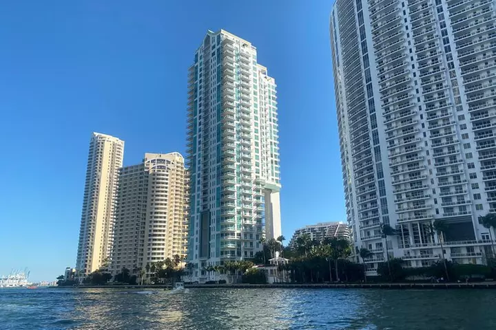 Miami Skyline 75 Min Cruise Tour Biscayne Bay Millionaire Homes