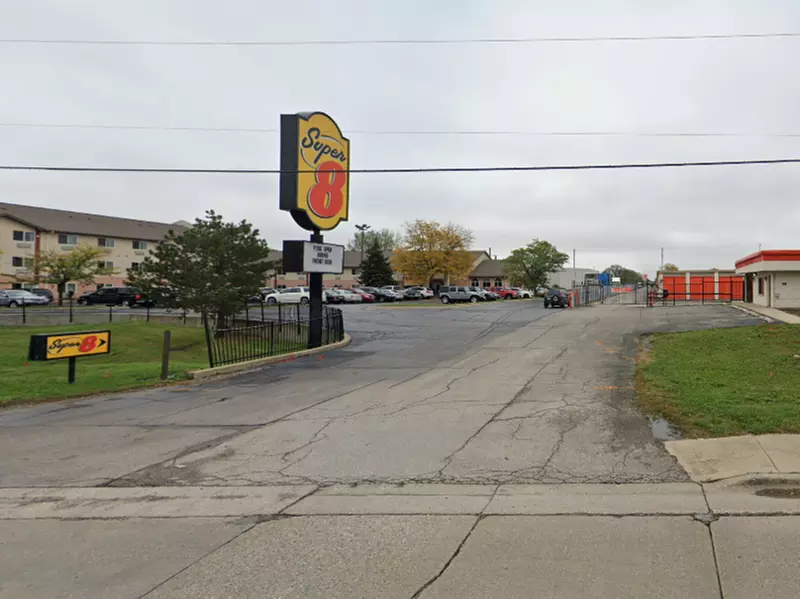 Parking at Super 8 by Wyndham Chicago O'Hare Airport Lot ORD - Second Medium