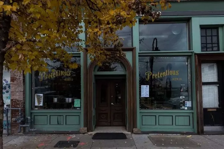 Self-Guided Bar Hunt: Swell Times in Scruffy City