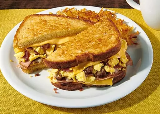 5% Cash Back at Denny's 6926