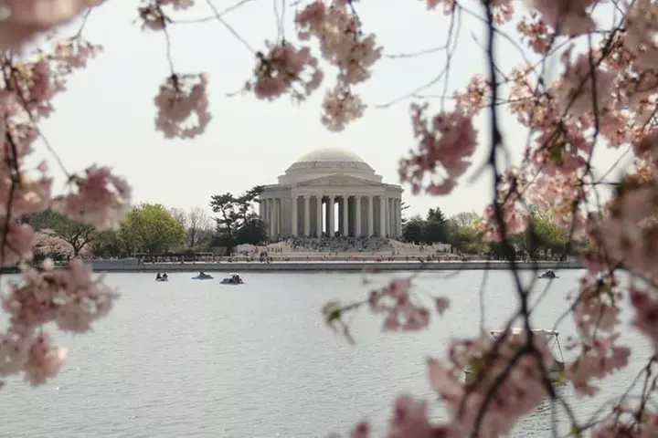 Extended Monuments & Memorials Tour