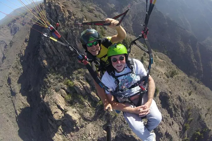 Acro Aventura de Parapente en Costa Adeje con Recogida GRATIS !!