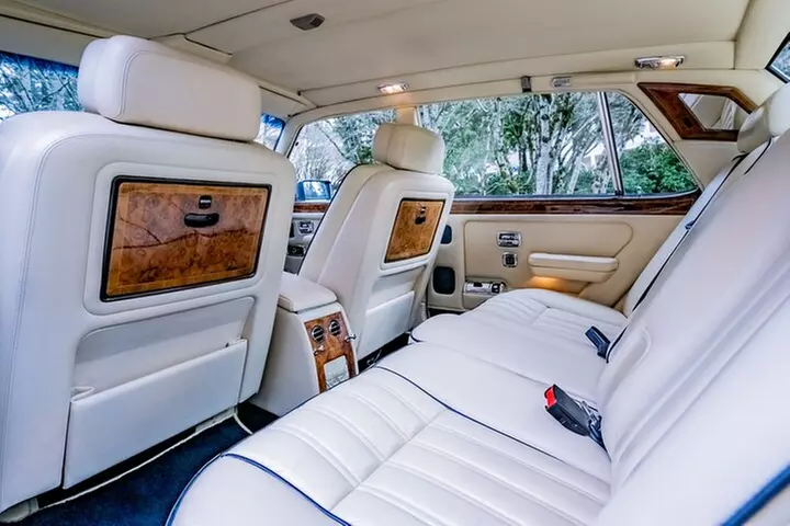 Rolls-Royce & Bentley Chauffeured All-inclusive Wine Tasting Tour