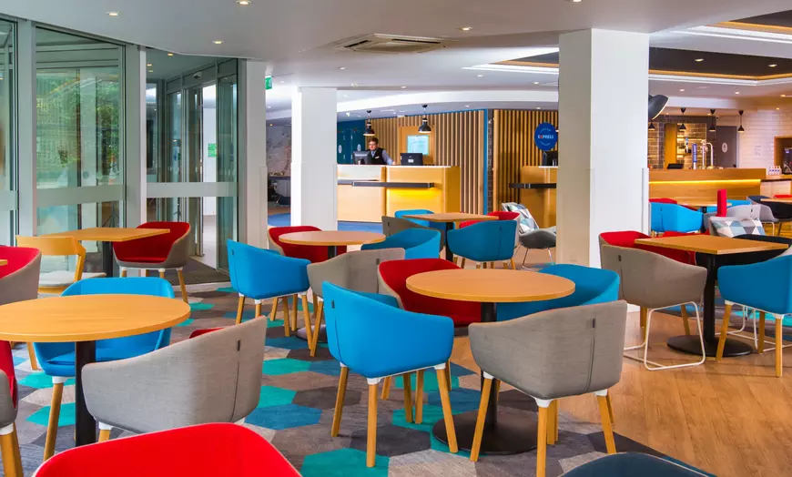 Image 11: ✈ REGNO UNITO | Londra - Holiday Inn Express London - Hammersmith, ...